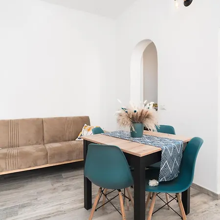 アパート S' Istancu Vetzu Irgoli